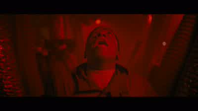 Bjorn, help him! - Alien: Romulus