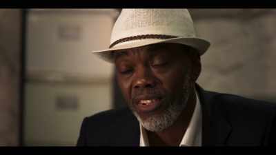 Blade, que es un delincuente experimentado, - Blood Sisters
