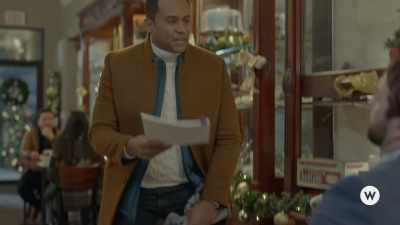 Blair's got more grit
and conviction - A Tiny Home Christmas