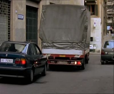 (Blast on car horn) - Inspector Morse