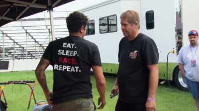 - [bleep] fixing to get after it here.
- Yeah. - Street Outlaws No Prep Kings Team Attack