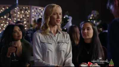 Blend the new live show
with the, you know, traditional. - Road to Christmas
