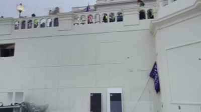 Block:
Everybody said, "We better
get the heck outta here," - Four Hours at the Capitol