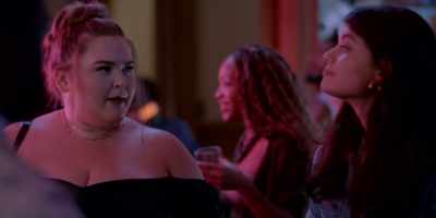 ♪ Block party, block party... ♪ - Single Drunk Female