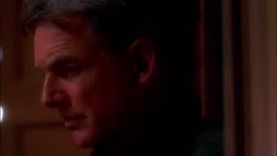 Blood's not fully clotted. - NCIS