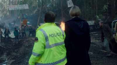 -Bloody idiot!
-GRAYSON: See what happens
when you get in bed - The Kettering Incident