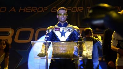 Blue beetle: Targeting. - Smallville
