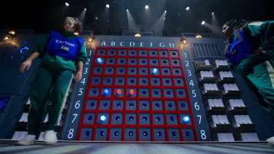 Blue missile launched. - Squid Game: The Challenge