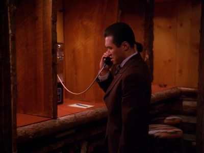 Blue Pine Lodge. - Twin Peaks