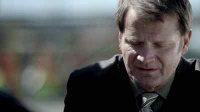 (BOAT HORN BLOWING) - Wallander