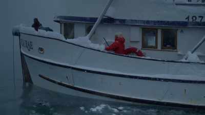 - Boats and snow
don't really mix. - Edge of the Earth