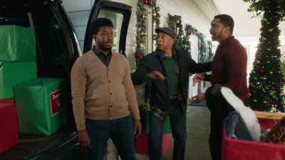 Bob and I are gonna
have the father talk. - All Saints Christmas