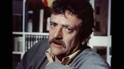 [Bob Weide]
Is there any way that you
would describe him as - Kurt Vonnegut: Unstuck in Time