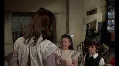Bobbie, you're to tidy yourself up
in here. - The Railway Children