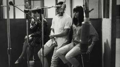 Bobby Kimmel was a guitar
player that I met in Tucson. - Linda Ronstadt: The Sound of My Voice