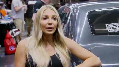 Bobby runs in front of me,
he ends up getting the win. - Street Outlaws No Prep Kings Team Attack