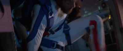 - BOBBY: Swoop, what are you doing?
- I'm not going to miss this. - Drop Zone