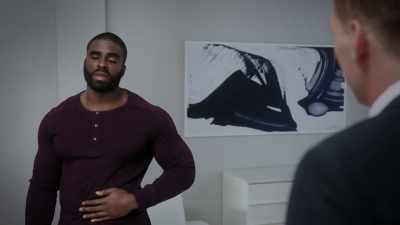 BOBBY: THANKS.
KYLE: YOU REALLY SHOULDN'T WEAR - Tyler Perry's The Oval