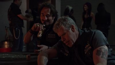 Bobby's passed out. - Sons of Anarchy