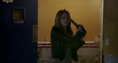 [body thudding] - Killer Looks