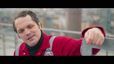 (boisterous music) - Bloods