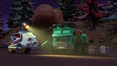 [Bolts] Hmm? [chuckles] - Mighty Monsterwheelies
