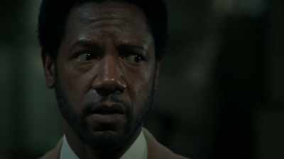 Bomb squad's ten minutes
out. We need to fall back. - The Equalizer