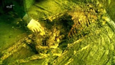 Bones 1x06 - Bones