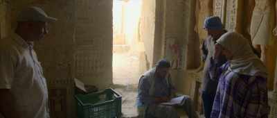 -Bones of child, age unknown.
-[Amira speaking Arabic] - Secrets of the Saqqara Tomb