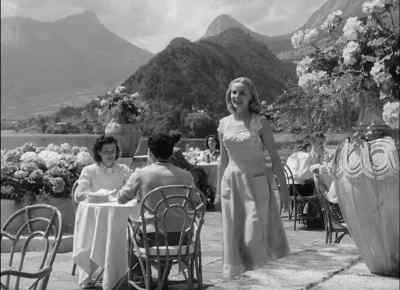 - Bonjour, madame.
- Bonjour. - The Passionate Friends