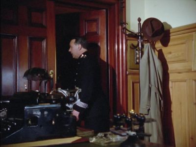 Bonjour, Sergeant. - Agatha Christie's Poirot