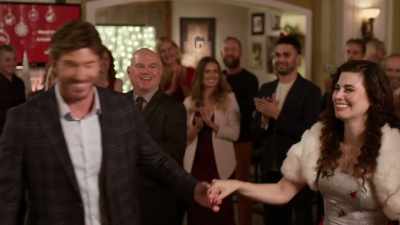 (Bonnie laughs)
(cheering continues) - The Secret Gift of Christmas