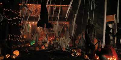 -Boo!
-[screaming] - Hubie Halloween