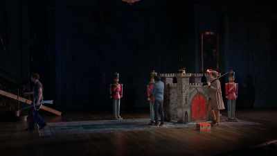 ― Boom! Boom!
― (HAMLET CHUCKLES) - Great British Theatre