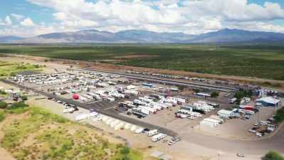[Boosted] We are here
at Tucson Dragway. - Street Outlaws No Prep Kings Team Attack