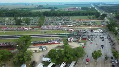 [Boosted] We're here in
Cordova, Illinois. - Street Outlaws No Prep Kings Team Attack