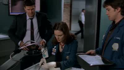 BOOTH: What are you doing? - Bones