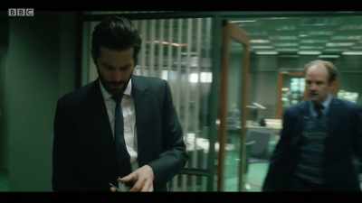 -Boss, can I borrow you a minute?
-[SIGHS] What now? - Hard Sun
