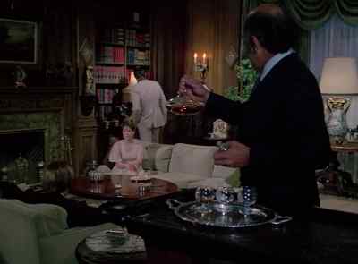 Boss, that dame is spooky. - The Six Million Dollar Man
