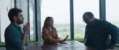 Boss… my reasons are
more compelling than his. - Hey! Sinamika