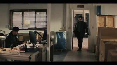 Boss, I've just got
a security alert from the bank. - The Couple Next Door