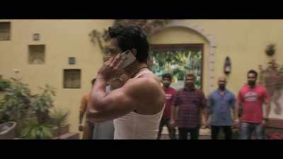 Boss, that kid's taking
the girl somewhere. - Simmba