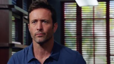 Boss, they're talking. - Hawaii Five-O