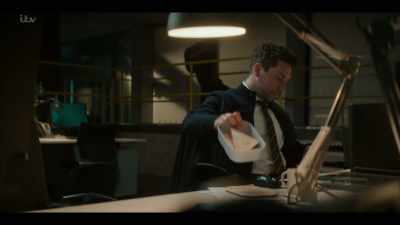 Boss, tuna mayo?
If you want it, my hands are clean. - The Long Call
