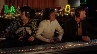 Boston Boost, Boston Boost,
92.2. - Jingle All the Way to Love