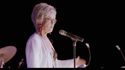 Botei o Oscar debaixo do braço e disse: - Rita Moreno: Just a Girl Who Decided to Go for It