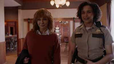 [both chuckling] - Reba McEntire's The Hammer