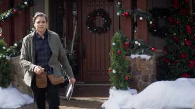 (both chuckling) - Meet Me Under the Mistletoe