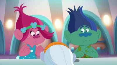 [both gasp] - Trolls: The Beat Goes On!
