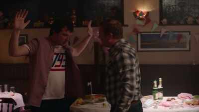 - [Both grunting]
- (Mick): Lads! You hav... - Nowhere Fast